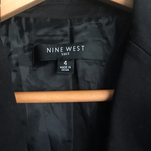SOLD Women’s Nine West Black Blazer ✨ - Picture 4 of 8